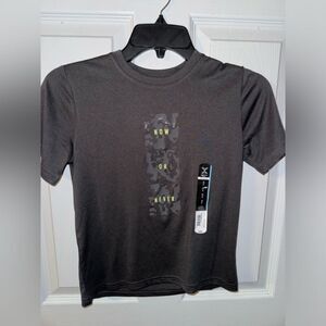 Xersion Boys Short Sleeve Quick Dri Shirt - NWT - S/8